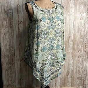 3/$15 ☮️ Unity World Wear Green Paisley Asymmetrical Tank Top